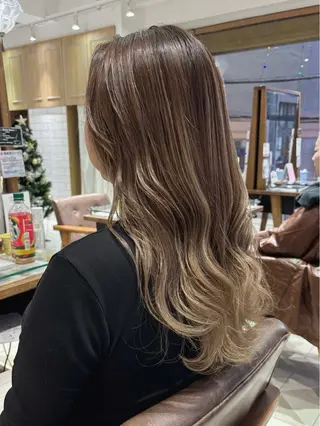 セミロング カラー 齋藤 咲のヘアスタイル