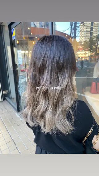 カラー こがねざわみさき 🦭透明感カラーのヘアスタイル
