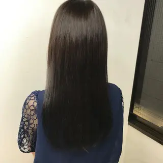 セミロング 白髪ぼかし、髪質改善 富田隼仁のヘアスタイル