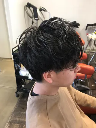 ショート パーマ メンズ デザインカラー🌈 高木リョウのヘアスタイル