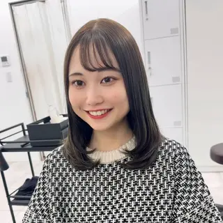 ミディアム カラー ブリーチなし/レイヤ ー特化🌈Tommyのヘアスタイル