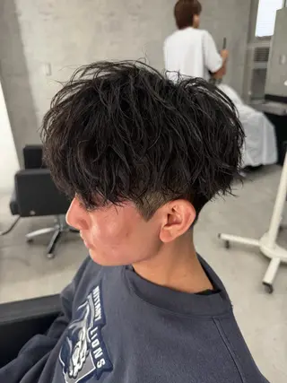 ショート パーマ メンズ ユウ🪄 パーマ指名No1のヘアスタイル