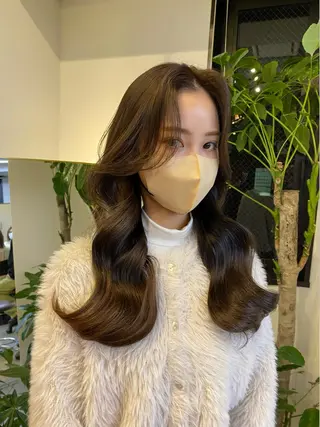 カラー ブリーチなし透明感 指名No1ナギサのヘアスタイル