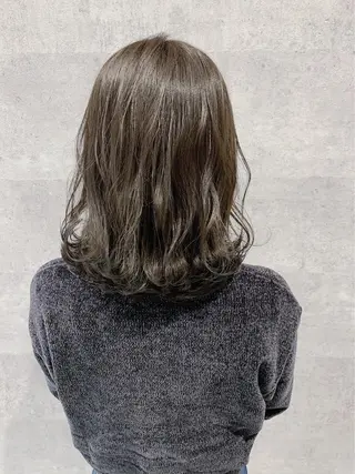 セミロング カラー _WHITE 難波本店のヘアスタイル