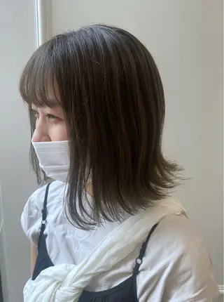 ミディアム カラー 小顔レイヤー/ ベージュ🤍Rieのヘアスタイル
