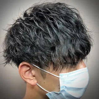 ショート パーマ メンズ ハイトーン特化 川井優汰のヘアスタイル