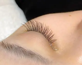 マツエク・マツパ 繪蒔/柿の木坂 にあるまつ毛サロンのマツエク・マツパデザイン