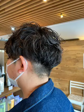 パーマ メンズ ハラ ルイスのヘアスタイル