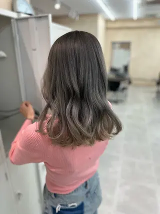 セミロング カラー 🤍透明感カラー🤍 Moeのヘアスタイル