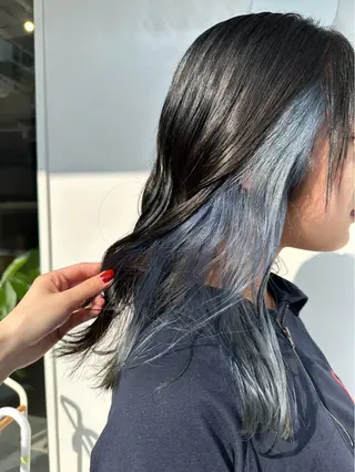 ロング 井手上 陽菜のヘアスタイル