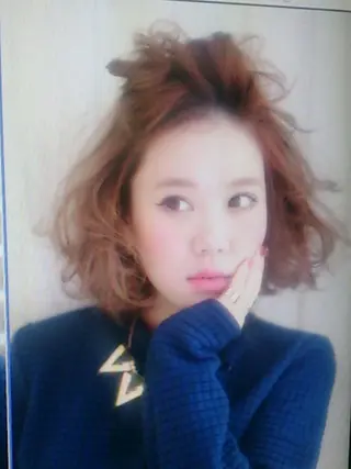 ミディアム 今中 小百合のヘアスタイル