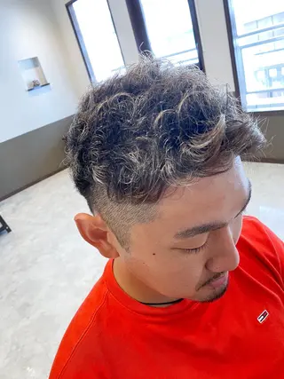 カラー メンズ 坂井田 浩樹のヘアスタイル