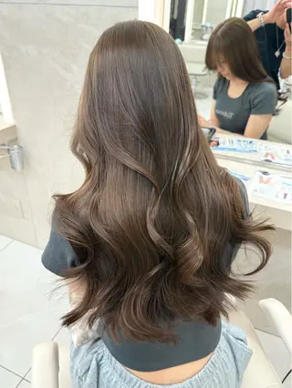 ロング カラー 名古屋/レイヤー 島原　由璃のヘアスタイル