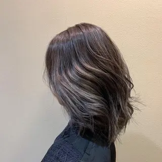 ミディアム カラー ヘアアレンジ キッズ ネイル マツエク・マツパ 切りっぱなしヘアボブ ミディアムヘアRYOのヘアスタイル
