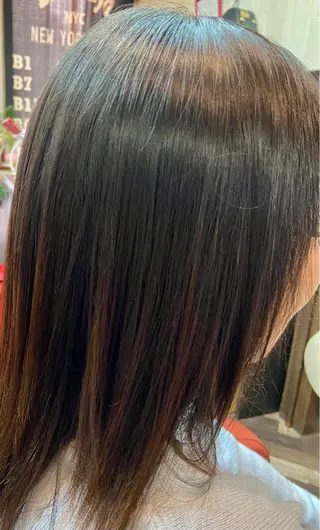 セミロング タカダ ユウキのヘアスタイル