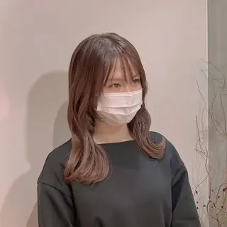セミロング パーソナルカラー lapiax阿部のヘアスタイル