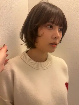 ミディアム 津田 里菜のヘアスタイル