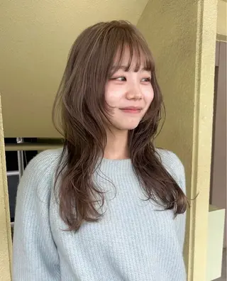 ロング 似合わせレイヤー ＆透明感カラーのヘアスタイル