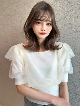 ミディアム ブリーチ🌟リタッチ 🎠KANON🎡のヘアスタイル