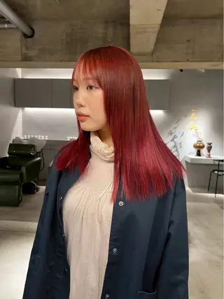 カラー 纐纈 釉羽のヘアスタイル