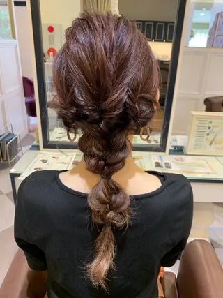 ロング 粟田 めぐみのヘアスタイル