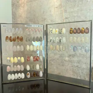 ミディアム Lesest akariのネイルデザイン