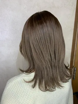 ミディアム カラー swan ユイカのヘアスタイル