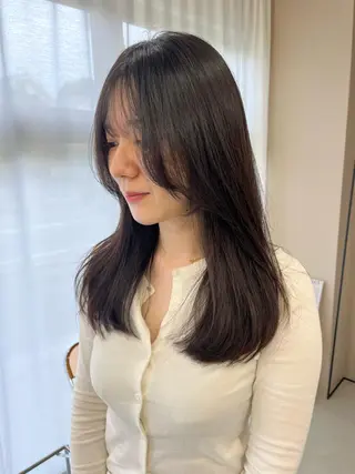 セミロング カラー パーマ 🫧umu.🫧韓国 /レイヤー/ハッシュのヘアスタイル