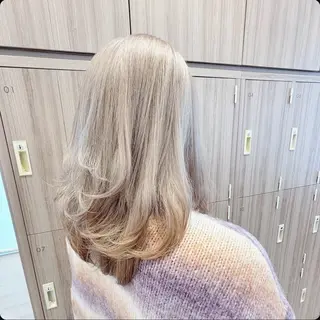 カラー 長尾菜々美🐰 ／ハイトーンカラーのヘアスタイル