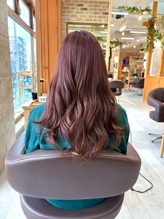 カラー 佐藤 遥菜のヘアスタイル