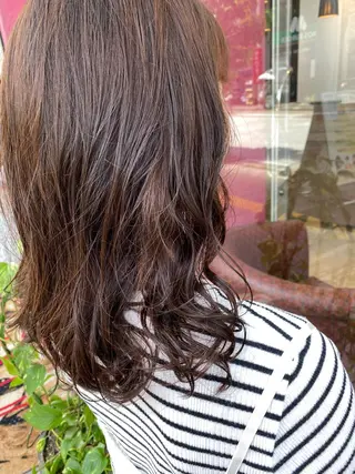 ミディアム カラー デザインカラー✨新倉 佑奈のヘアスタイル