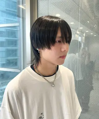 メンズ ウルフカット/ ハイトーン/作山葵のヘアスタイル