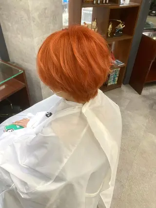 ショート カラー シールエクステ特化 ハイトーン、NANAのヘアスタイル