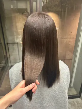 カラー 山崎 愛莉のヘアスタイル
