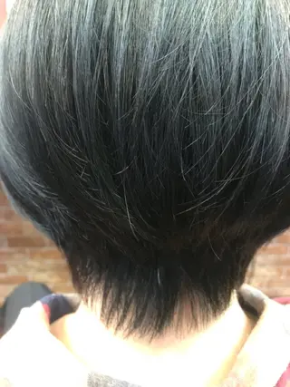 ショート カラー 桧山 真のヘアスタイル
