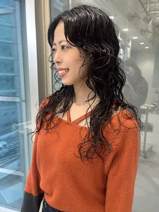 ロング パーマ ウルフカット／吉村 桃子のヘアスタイル