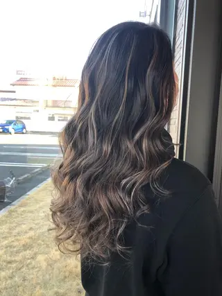 ミディアム カラー ヘアアレンジ 大塚 貴之のヘアスタイル