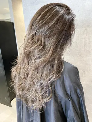 セミロング カラー ヘアアレンジ マツエク・マツパ 井上 一平のヘアスタイル
