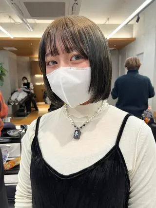 ショート カラー センターパート/ 暖色カラーayuのヘアスタイル