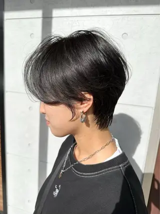 ショート カラー 榊原 朋香のヘアスタイル
