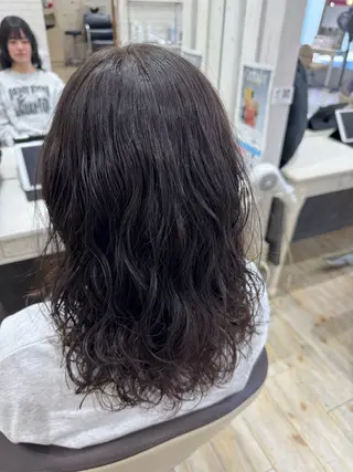 セミロング パーマ 平井 沙希のヘアスタイル