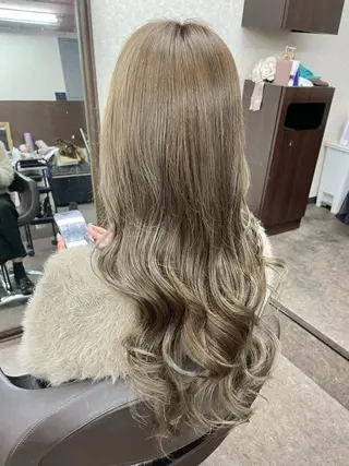 ロング カラー 池田 景子のヘアスタイル