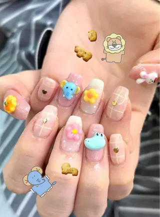 ネイル Nailsalon mui.所属・中家 亜紗子のネイルデザイン