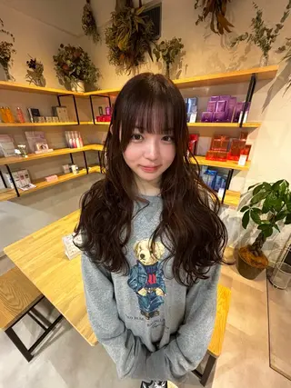 ロング 韓国/透明感 Veluaのヘアスタイル