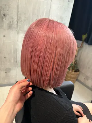 ショート カラー _WHITE / KENTOのヘアスタイル