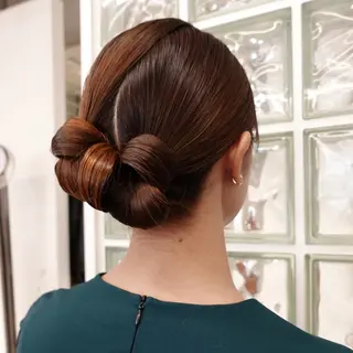 セミロング ヘアアレンジ 🌐サトウ リョウ🌐のヘアスタイル