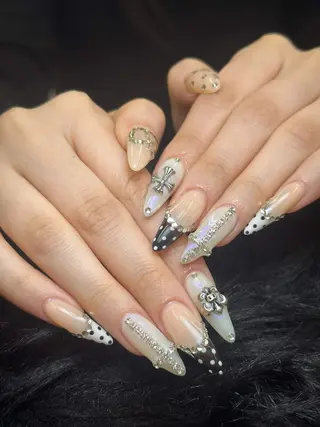 ネイル Nie Nail Shinokuboのネイルデザイン