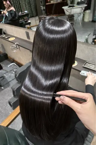 ロング ravens デザインカラーのヘアスタイル