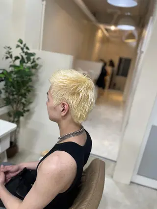 ショート カラー メンズ 🩵垢抜け確定🩵 ハイトーン特化🩵のヘアスタイル