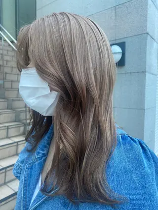 セミロング カラー タカノ ノゾミのヘアスタイル
